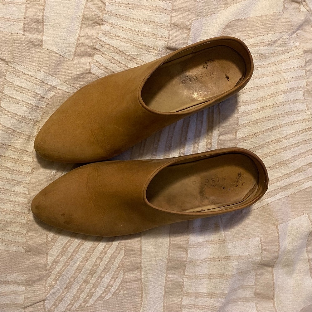 NISOLO Sofia Slip On Mules size 8.5 Preowned